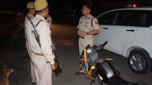 Commissioner Singh said that GB Nagar police had been conducting a continuous series of soft skill programmes for their personnel.(Twitter/@alok24) Commissioner Singh said that GB Nagar police had been conducting a continuous series of soft skill programmes for their personnel.(Twitter/@alok24)