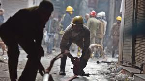 A woman was rescued from the clinic which is located in the basement of the building, while four others were rescued from a house on the second floor. Image used for representational purpose.(Sanchit Khanna/HT PHOTO) A woman was rescued from the clinic which is located in the basement of the building, while four others were rescued from a house on the second floor. Image used for representational purpose.(Sanchit Khanna/HT PHOTO)