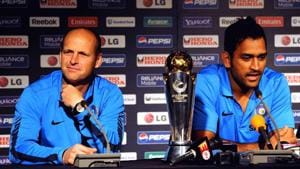 Gary Kirsten and Indian cricket captain Mahendra Singh Dhoni during the ICC Champions Trophy press conference on September 19 in Johannesburg, South Africa.(Getty Images) Gary Kirsten and Indian cricket captain Mahendra Singh Dhoni during the ICC Champions Trophy press conference on September 19 in Johannesburg, South Africa.(Getty Images)