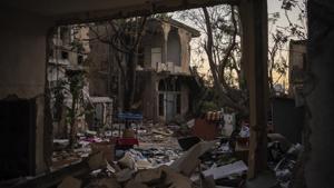Rubble of destroyed buildings is seen Sunday, Aug. 16, 2020, in a neighborhood near the site of the Aug. 4 explosion in Beirut, Lebanon.(AP photo) Rubble of destroyed buildings is seen Sunday, Aug. 16, 2020, in a neighborhood near the site of the Aug. 4 explosion in Beirut, Lebanon.(AP photo)