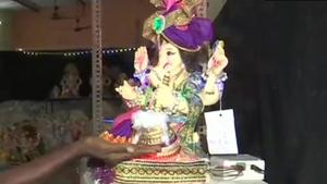 The artists has created Ganesh idols with hand sanitiser dispenser.(ANI photo) The artists has created Ganesh idols with hand sanitiser dispenser.(ANI photo)