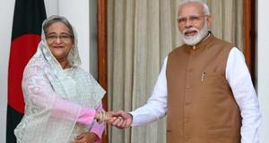 Foreign Secretary foreign secretary Harsh Shringla handed over a personal message from PM Narendra Modi to Bangladesh PM Sheikh Hasina on Tuesday(Mohd Zakir/HT PHOTO)
