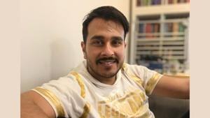 Vee Kapoor has impressed his fans and followers with several songs released before. Vee Kapoor has impressed his fans and followers with several songs released before.