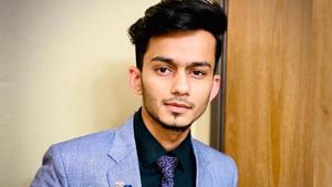 Satish Brahmbhatt is one of the youngest entrepreneurs who started his journey at the age of 17. Satish Brahmbhatt is one of the youngest entrepreneurs who started his journey at the age of 17.