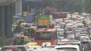 With new social distancing norms in effect, more and more people are using their cars to commute to office or elsewhere.(ANI Photo) With new social distancing norms in effect, more and more people are using their cars to commute to office or elsewhere.(ANI Photo)