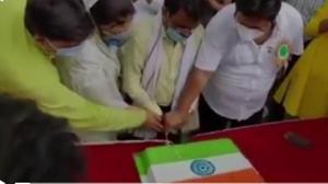 TMC leaders involved in the cake cutting say it was an expression of celebration on Independence Day.(Grab from a sourced video) TMC leaders involved in the cake cutting say it was an expression of celebration on Independence Day.(Grab from a sourced video)