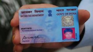 A PAN and Aadhaar linkage will help tax officials to keep a tab on tax evaders, officials said.(HT File Photo) A PAN and Aadhaar linkage will help tax officials to keep a tab on tax evaders, officials said.(HT File Photo)
