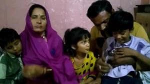 Janta Mali , a Pakitani national with her Indian husband Leelaram and heir children.(HT PHOTO) Janta Mali , a Pakitani national with her Indian husband Leelaram and heir children.(HT PHOTO)