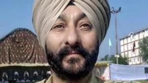 DSP Davinder Singh was arrested along with two terrorists whom he was ferrying in a car in Kashmir Valley, a top police officer said on January 12, 2020.(PTI File Photo) DSP Davinder Singh was arrested along with two terrorists whom he was ferrying in a car in Kashmir Valley, a top police officer said on January 12, 2020.(PTI File Photo)
