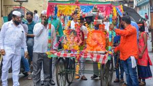 Devotees carry an idol of Lord Ganesha for installation on the occasion of Ganesh Chaturthi festival on Aug 22, 2020.(PTI) Devotees carry an idol of Lord Ganesha for installation on the occasion of Ganesh Chaturthi festival on Aug 22, 2020.(PTI)