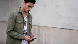 The smartphones measured acceleration and mediolateral (side to side), vertical (up and down), and anteroposterior (forward and backward) movements while the participants walked. (Representational Image)(Unsplash) The smartphones measured acceleration and mediolateral (side to side), vertical (up and down), and anteroposterior (forward and backward) movements while the participants walked. (Representational Image)(Unsplash)