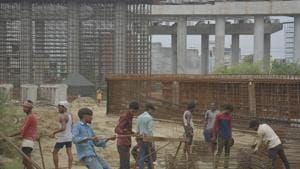 Construction underway on the Delhi-Meerut Expressway project.(Sakib Ali /Hindustan Times) Construction underway on the Delhi-Meerut Expressway project.(Sakib Ali /Hindustan Times)