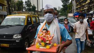 People taking Ganesh idols home on the occasion of the Ganesh Chaturthi festival in Mumbai, Maharashtra.(Satyabrata Tripathy / Hindustan Times) People taking Ganesh idols home on the occasion of the Ganesh Chaturthi festival in Mumbai, Maharashtra.(Satyabrata Tripathy / Hindustan Times)