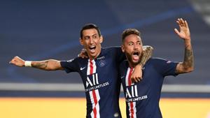 Paris Saint-Germain's Argentine midfielder Angel Di Maria (L) celebrates with Paris Saint-Germain's Brazilian forward Neymar(AFP) Paris Saint-Germain's Argentine midfielder Angel Di Maria (L) celebrates with Paris Saint-Germain's Brazilian forward Neymar(AFP)