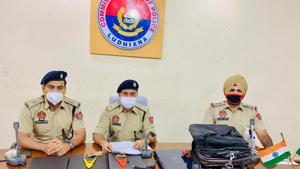 Five laptops, a scooter and the slingshots used to execute the crimes have been recovered from the trios’ possession.(HT Photo) Five laptops, a scooter and the slingshots used to execute the crimes have been recovered from the trios’ possession.(HT Photo)
