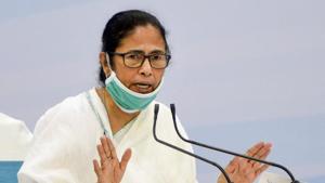 West Bengal CM Mamata Banerjee during administrative review meeting at Nabanna Sabhaghar, in Kolkata on Monday.(PTI) West Bengal CM Mamata Banerjee during administrative review meeting at Nabanna Sabhaghar, in Kolkata on Monday.(PTI)