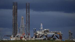 Decommissioned oil platforms stand ahead of Hurricane Laura in Sabine Pass, Texas, US on Tuesday(Bloomberg File Photo) Decommissioned oil platforms stand ahead of Hurricane Laura in Sabine Pass, Texas, US on Tuesday(Bloomberg File Photo)