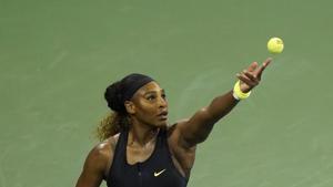 Serena Williams serves to Maria Sakkari, of Greece, during the third round at the Western & Southern Open tennis tournament Tuesday, Aug. 25, 2020, in New York. (AP Photo/Frank Franklin II)(AP) Serena Williams serves to Maria Sakkari, of Greece, during the third round at the Western & Southern Open tennis tournament Tuesday, Aug. 25, 2020, in New York. (AP Photo/Frank Franklin II)(AP)