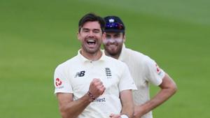 Cricket - Third Test - England v Pakistan - Ageas Bowl, Southampton, Britain - August 24, 2020 England's James Anderson celebrates taking the wicket of Pakistan's Abid Ali lbw with Dom Sibley, as play resumes behind closed doors following the outbreak of the coronavirus disease (COVID-19) Mike Hewitt/Pool via REUTERS(REUTERS) Cricket - Third Test - England v Pakistan - Ageas Bowl, Southampton, Britain - August 24, 2020 England's James Anderson celebrates taking the wicket of Pakistan's Abid Ali lbw with Dom Sibley, as play resumes behind closed doors following the outbreak of the coronavirus disease (COVID-19) Mike Hewitt/Pool via REUTERS(REUTERS)