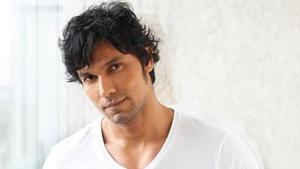 Randeep Hooda complained of pain on Tuesday night. Randeep Hooda complained of pain on Tuesday night.