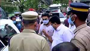 BJP and Congress workers hold a protest outside Kerala Secretariat alleging that fire was not an accident and it was a conspiracy to destroy evidence in connection with Gold Smuggling Case in Thiruvananthapuram on Tuesday.(ANI) BJP and Congress workers hold a protest outside Kerala Secretariat alleging that fire was not an accident and it was a conspiracy to destroy evidence in connection with Gold Smuggling Case in Thiruvananthapuram on Tuesday.(ANI)