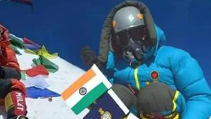 The Hindustan Times on Friday morning highlighted that Yadav’s Everest claim was under cloud over a ‘morphed’ photo.(HT Photo) The Hindustan Times on Friday morning highlighted that Yadav’s Everest claim was under cloud over a ‘morphed’ photo.(HT Photo)