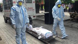 On Thursday, the country saw the biggest spike in the number of Covid-19 cases reported in a single day so far, with 76,870 samples testing positive for the viral disease.(HT Photo) On Thursday, the country saw the biggest spike in the number of Covid-19 cases reported in a single day so far, with 76,870 samples testing positive for the viral disease.(HT Photo)