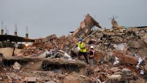 The Mahad police have booked five persons as accused in the case along with the developer on charges of using substandard construction material and negligence.(PTI file photo) The Mahad police have booked five persons as accused in the case along with the developer on charges of using substandard construction material and negligence.(PTI file photo)