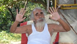 Swami Shivanand Saraswati, founder of the Matri Sadan ashram in Haridwar began his fast unto death on August 3.(HT PHOTO) Swami Shivanand Saraswati, founder of the Matri Sadan ashram in Haridwar began his fast unto death on August 3.(HT PHOTO)
