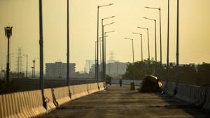 A view of an under construction flyover at Seelampur in New Delhi.(Amal KS/HT PHOTO) A view of an under construction flyover at Seelampur in New Delhi.(Amal KS/HT PHOTO)