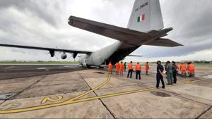 Four teams of National Disaster Response Force (NDRF) personnel are being airlifted from Pune to Nagpur in wake of the flood situation in the districts of Vidarbha division on Sunday.(ANI Photo) Four teams of National Disaster Response Force (NDRF) personnel are being airlifted from Pune to Nagpur in wake of the flood situation in the districts of Vidarbha division on Sunday.(ANI Photo)