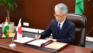 Japanese ambassador Satoshi Suzuki (in pic) and CS Mohapatra, additional secretary in India’s department of economic affairs exchanged notes regarding the provision of the yen loan for the response to the Covid-19 emergency.(HT PHOTO) Japanese ambassador Satoshi Suzuki (in pic) and CS Mohapatra, additional secretary in India’s department of economic affairs exchanged notes regarding the provision of the yen loan for the response to the Covid-19 emergency.(HT PHOTO)
