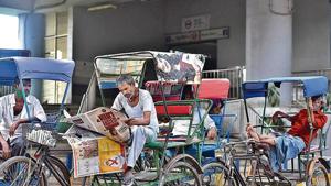 The rickshaw-pullers who earlier used to make anything between 500 and 700 per day, now barely made Rs 100-150, with the wait for passengers stretching for hours.(Raj K Raj/ Hindustan Times) The rickshaw-pullers who earlier used to make anything between 500 and 700 per day, now barely made Rs 100-150, with the wait for passengers stretching for hours.(Raj K Raj/ Hindustan Times)