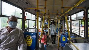 People wearing facemasks seen inside DTC bus at AIIMS in New Delhi.(Amal KS/HT PHOTO) People wearing facemasks seen inside DTC bus at AIIMS in New Delhi.(Amal KS/HT PHOTO)
