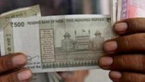 The rupee had surged 43 paise to close at 73.39 to the US dollar on Friday, its best closing level in nearly six months.(REUTERS) The rupee had surged 43 paise to close at 73.39 to the US dollar on Friday, its best closing level in nearly six months.(REUTERS)