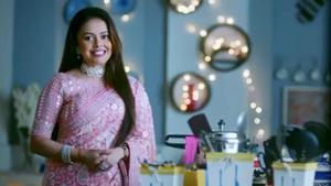 Devoleena Bhattacharjee in a still from Saath Nibhana Saathiya 2 promo. Devoleena Bhattacharjee in a still from Saath Nibhana Saathiya 2 promo.