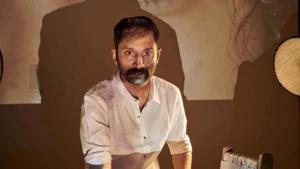 CU Soon stars Fahadh Faasil, Roshan Mathew and Darshana Rajendran in lead roles. CU Soon stars Fahadh Faasil, Roshan Mathew and Darshana Rajendran in lead roles.