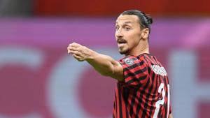 FILE PHOTO: Soccer Football - Serie A - AC Milan v Atalanta - San Siro, Milan, Italy - July 24, 2020 AC Milan's Zlatan Ibrahimovic reacts during the match, as play resumes behind closed doors following the outbreak of the coronavirus disease (COVID-19) REUTERS/Daniele Mascolo/File Photo(REUTERS) FILE PHOTO: Soccer Football - Serie A - AC Milan v Atalanta - San Siro, Milan, Italy - July 24, 2020 AC Milan's Zlatan Ibrahimovic reacts during the match, as play resumes behind closed doors following the outbreak of the coronavirus disease (COVID-19) REUTERS/Daniele Mascolo/File Photo(REUTERS)