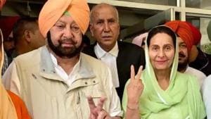 Punjab chief minister Capt Amarinder Singh and his wife Preneet Kaur, who is the Congress MP from Patiala.(HT file photo)