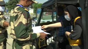 Pakistan residents stranded in India head home.(ANI/Twitter) Pakistan residents stranded in India head home.(ANI/Twitter)