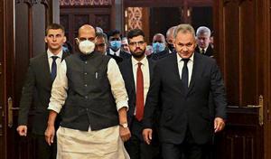 Rajnath Singh was accompanied by Indian Ambassador to Russia D.B. Venkatesh Varma.(PTI) Rajnath Singh was accompanied by Indian Ambassador to Russia D.B. Venkatesh Varma.(PTI)