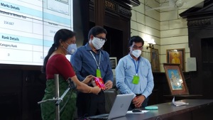 LU Vice Chancellor Alok Rai released the result from Malviya hall of the university(HT) LU Vice Chancellor Alok Rai released the result from Malviya hall of the university(HT)