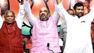 HAM(S) chief Jitan Ram Manjhi has warned to field candidates against LJP if Ram Vilas Paswan’s party contested against JD(U).(HT Photo) HAM(S) chief Jitan Ram Manjhi has warned to field candidates against LJP if Ram Vilas Paswan’s party contested against JD(U).(HT Photo)