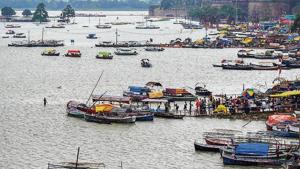 A submerged ghat in Prayagraj, caused due to a rise in water levels of Ganga and Yamuna rivers.(PTI photo) A submerged ghat in Prayagraj, caused due to a rise in water levels of Ganga and Yamuna rivers.(PTI photo)