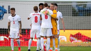 Jordan Pickford of England celebrates victory with Eric Dier of England during the UEFA Nations League group stage match against Iceland(Getty Images)