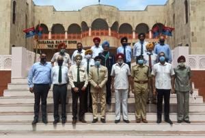 Battle honour day of the 2 Sikh regiment was observed at the 2 Sikh War Memorial at Maharaja Ranjit Singh War Museum here on Sunday.(HT Photo) Battle honour day of the 2 Sikh regiment was observed at the 2 Sikh War Memorial at Maharaja Ranjit Singh War Museum here on Sunday.(HT Photo)