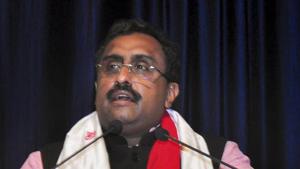 BJP MP from Jamyang, Tsering Namgyal, attended the funeral with Ram Madhav at Choglamasar around 7.30 am.(PTI) BJP MP from Jamyang, Tsering Namgyal, attended the funeral with Ram Madhav at Choglamasar around 7.30 am.(PTI)