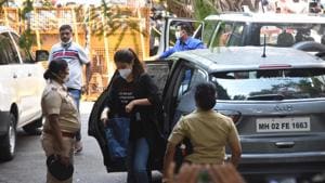 Rhea Chakraborty reached NCB office in Mumbai at around 10:30 am on Tuesday.(Bhushan Koyande/HT Photo) Rhea Chakraborty reached NCB office in Mumbai at around 10:30 am on Tuesday.(Bhushan Koyande/HT Photo)