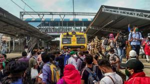 Private sector employees stage a protest, demanding to board local passenger trains amid the lockdown, in Mumbai on July 22.(PTI) Private sector employees stage a protest, demanding to board local passenger trains amid the lockdown, in Mumbai on July 22.(PTI)
