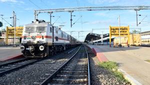 A train iatTamil Nadu’s Madurai station. (ANI Photo)(ANI) A train iatTamil Nadu’s Madurai station. (ANI Photo)(ANI)